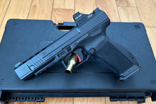Load image into Gallery viewer, USED Canik METE SFx 9MM w/HOLOSUN Optic
